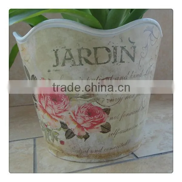 Plastic decorative flower pot