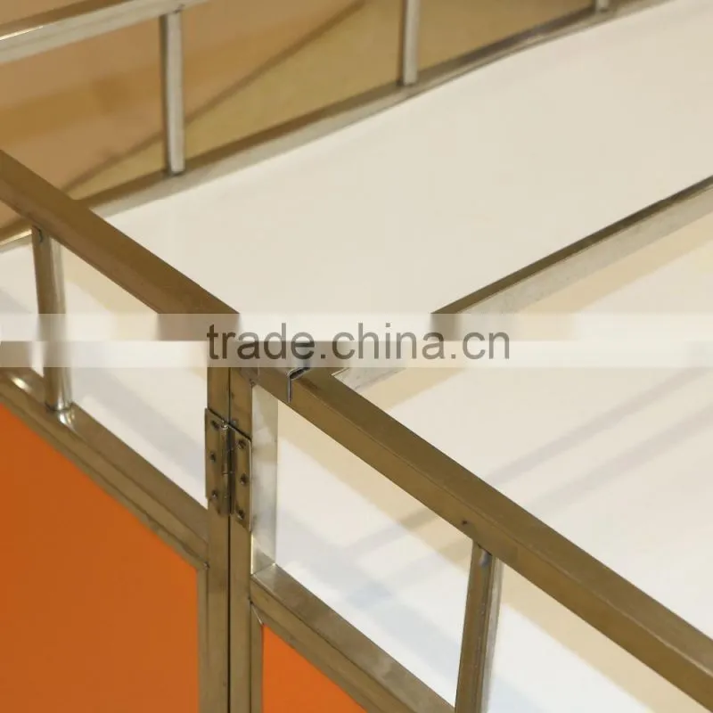 Movable platform metal display stand
