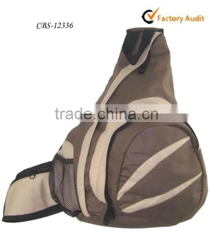 2015 Sporty Zippered triangle bag