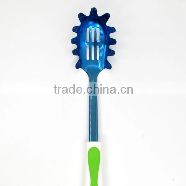 Non-stick TPR handle Hot sale popular titanize kitchen pasta spoon