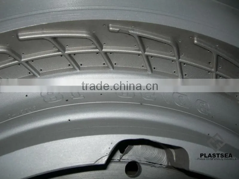 Moulding design 2 pieces tyre mold for motorcycle