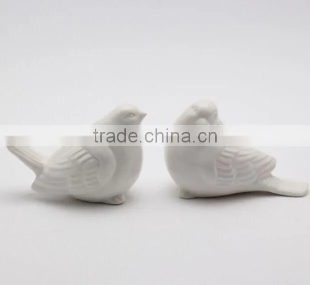 White feather bird figurine small decoration resin bird