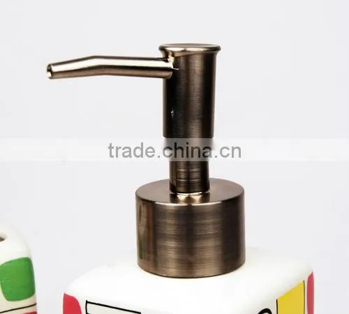 fashion square ceramic bathroom accessories set