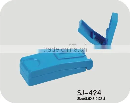 Plastic pill crusher