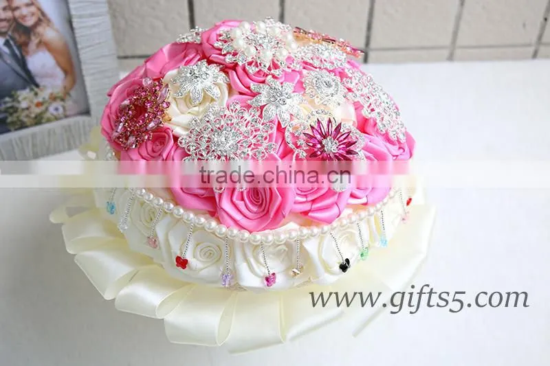 Elegant Lovrly white and pink wedding bouquet with Crystal bead curtain