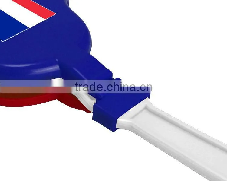 football fans plastic hand clapper for 2018 World Cup /hot sale noise maker horn