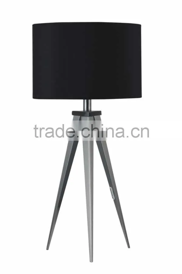 2015 hot sale modern business metal desk lamp with drops of metal globel