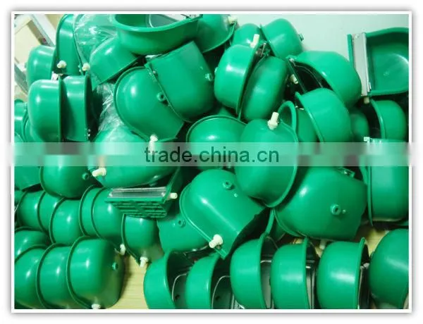 Livestock feeder