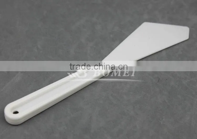 plastic palette knife