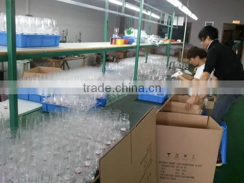 China Manufactuer clear champagne glass