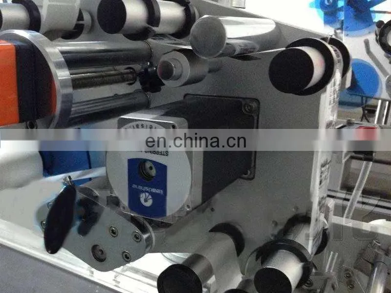 Automatic double side labeling machine for round or flat bottles boxes high quality