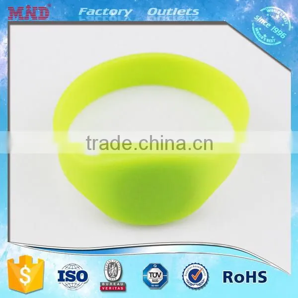 MDW450 Custom Logo Oval Silicone NFC Bracelet