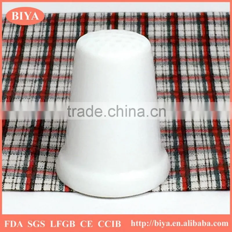white ceramics porcelain ceramic thimble set or hand ring high-end unique jewelry holder