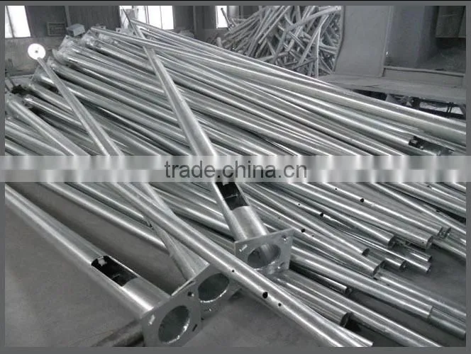 solar light tower mast with flood light