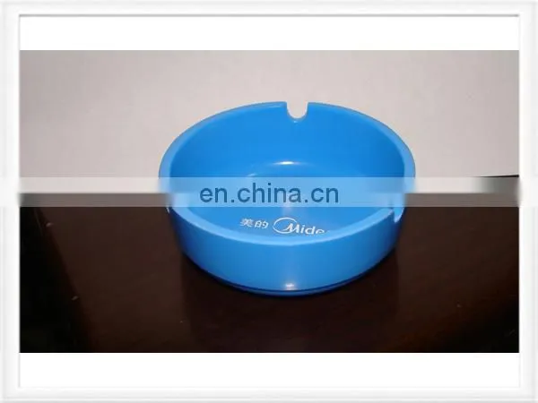 Pocket ashtray plastic ashtray metal ashtray in triangle shape black color