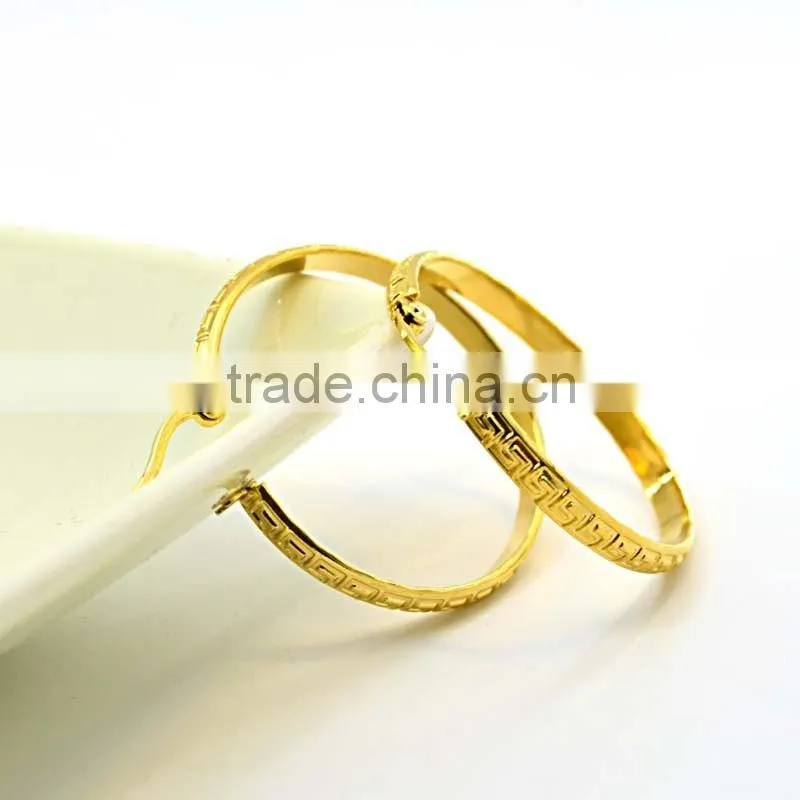 Wholesale Fashion Jewelry Women Wear Jewelry Gold Huggie Earrings