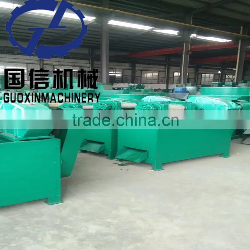 Double roller extruding granulator for fertilizer equipment