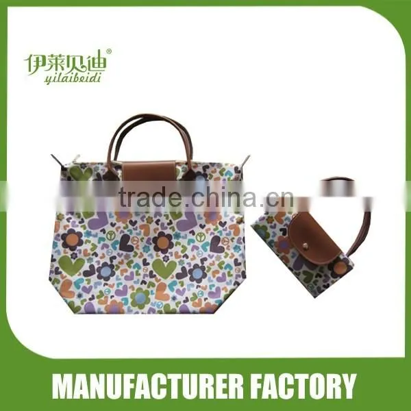 Foldable shopping bags with heart printed