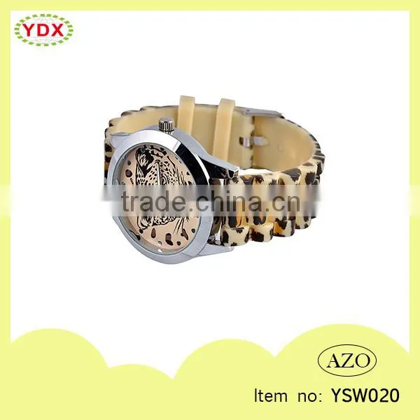 New Arrival flexible fashion leopard watch women
