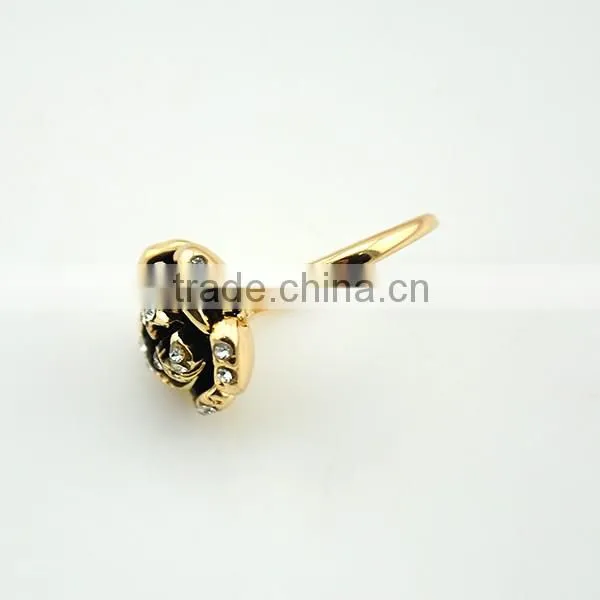 Women accessories gold engagement flower ring with crystal