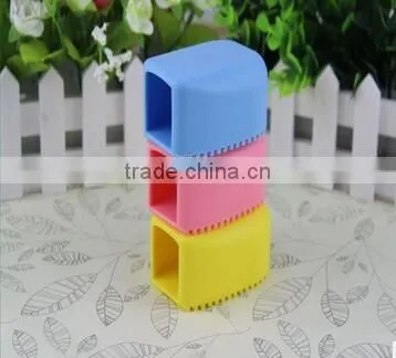 CY177 Mini Candy Colour Wash Board, Silicone Hand-Held Washing Clothes Brush Cleaning Laundry Washboard