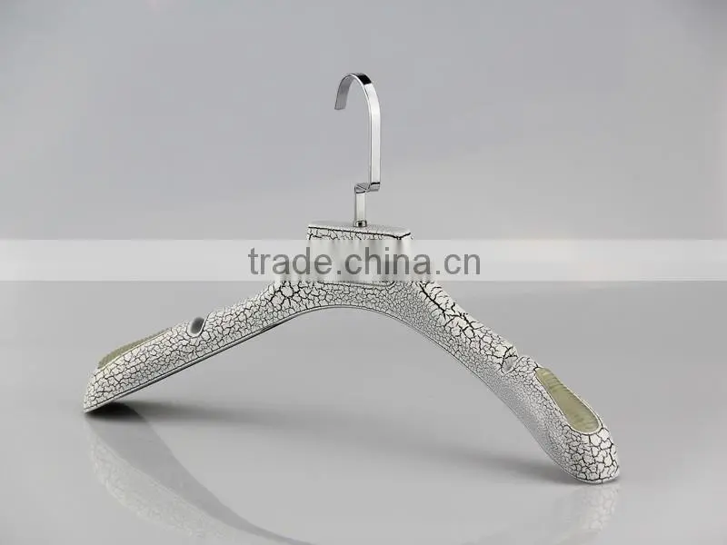 plastic clothes hanger rubber hanger with antislip surface for lady