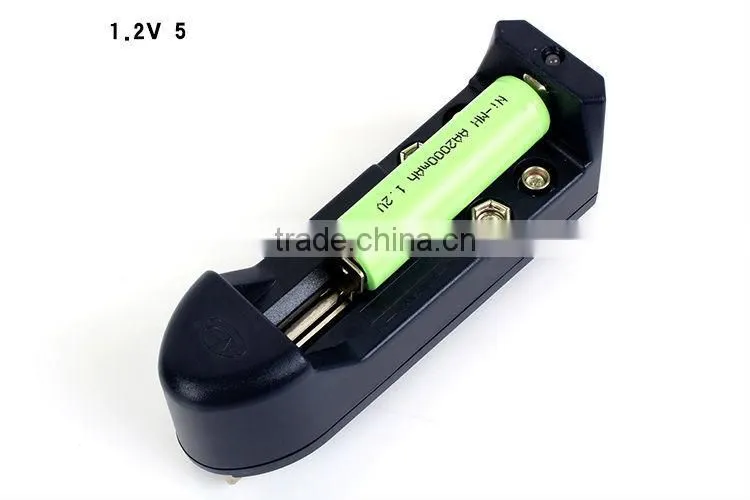 Goread 18650 14500 16340 10440 AA AAA 9V universal charger