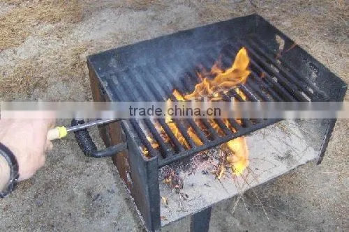 Extendable wooden spinning BBQ fork
