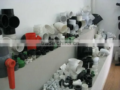 Plastic injection pipe fitting mold
