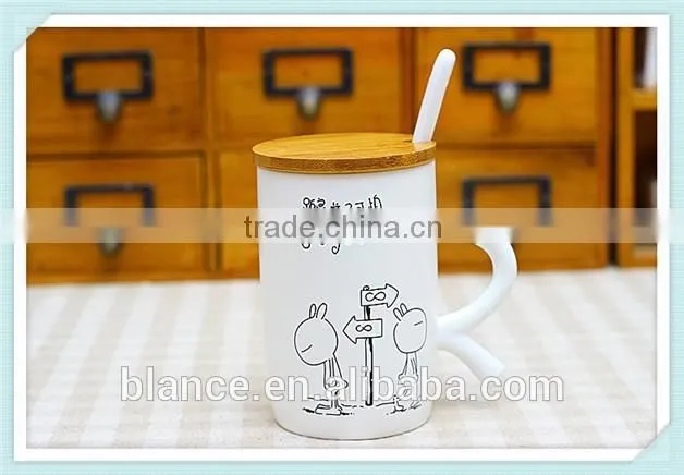 ceramic R handle mug with R handle for student