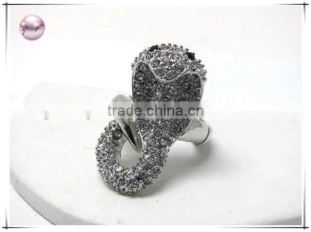 Crystal stud cobra snake stretch ring