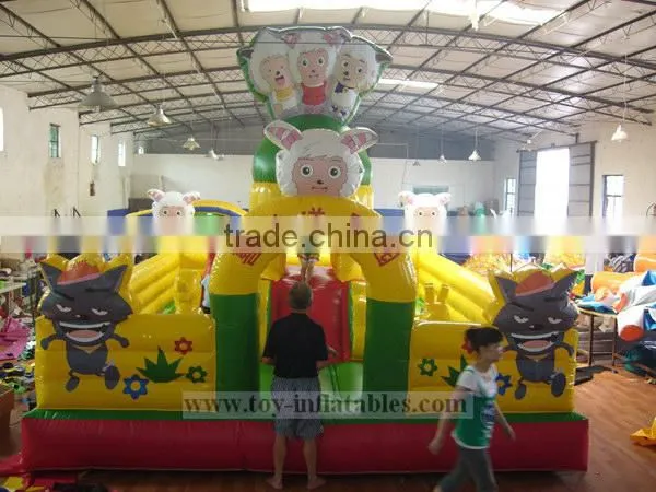 Discount commercial inflatable water floating playground