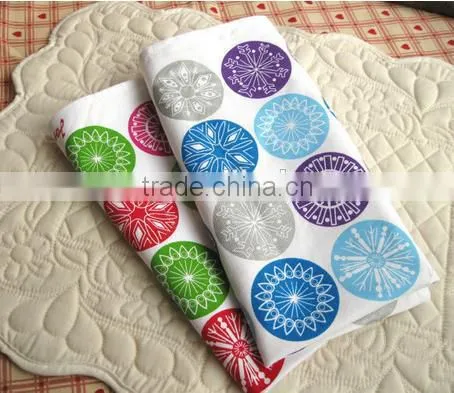 2016 Best selling Luxury Tissue Embroidery Christmas Napkin Wholesale