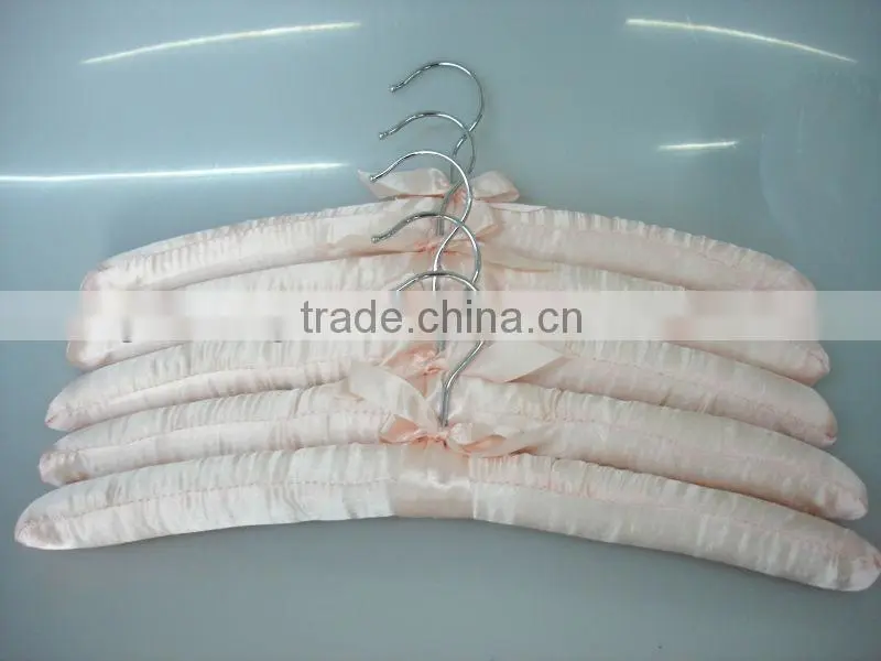 EM1307-013 light hanger satin hanger with bow