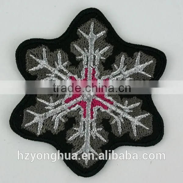 Customized Logo embroidery patch/High Quality Custom Embroidered Badges