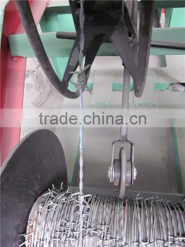 1.6mm steel wire Positive and negative twisted barbed wire machine
