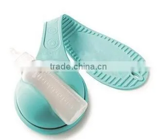 Free Hand Baby Bottle Holder