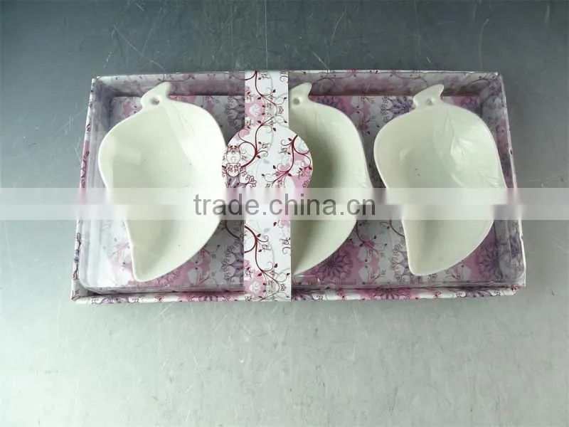 White small different shapes ceramic dishes / porcelain dishes