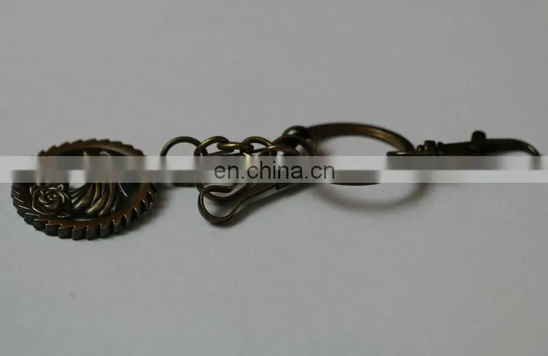 Alibaba wholesale customized badminton racket shaped keychain/keyring