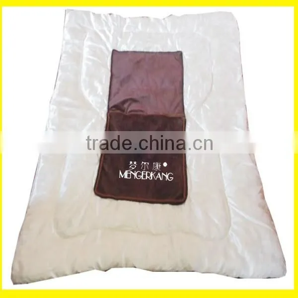 plush cushion quilt used in travel