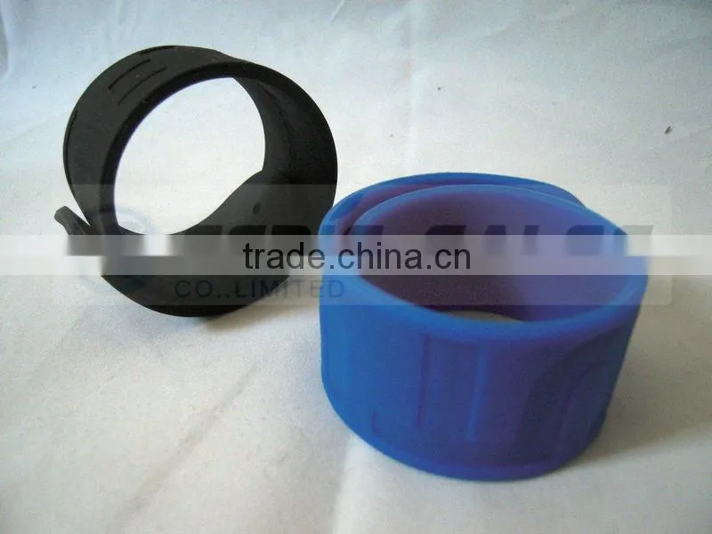 debossed silicone bracelet with metal