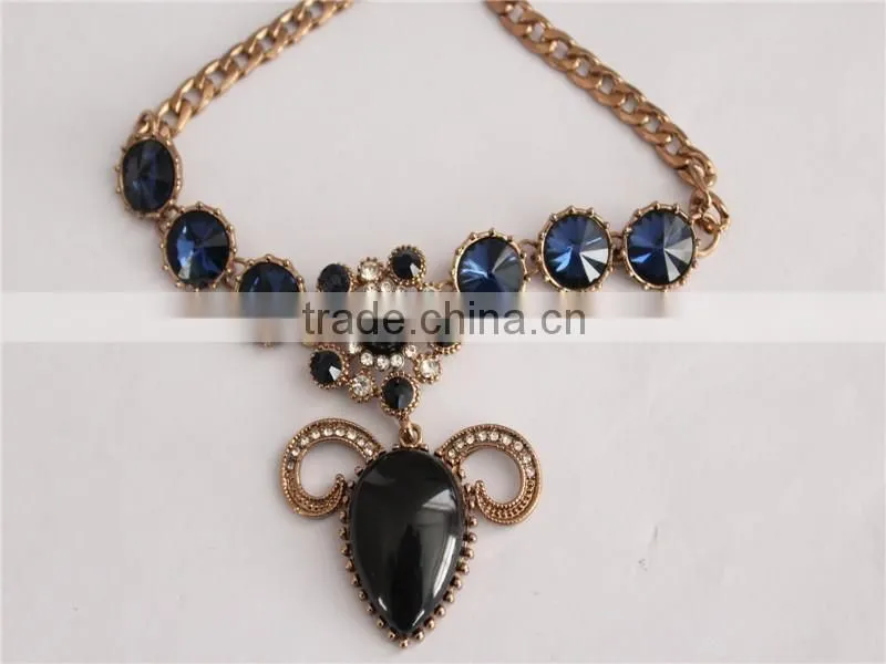 Fashion design gold plated women necklace crystal Necklace Wholesale