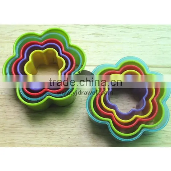 CC-6885 5-Pieces Colorful flower plastic cookie cutter