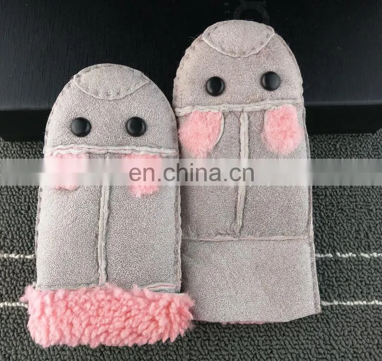 Manufacturer wholesale Lovely Baby Lambskin Gloves Warm Mittens Fur Gloves