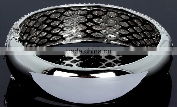 Top Seller Basic Look Micro Pave Setting Cubic Zircon Top Quality Chunky Crystal Bangle