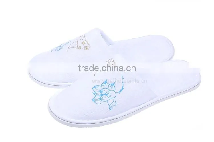Special Design Washable Winter House Embossed Logo Slipper