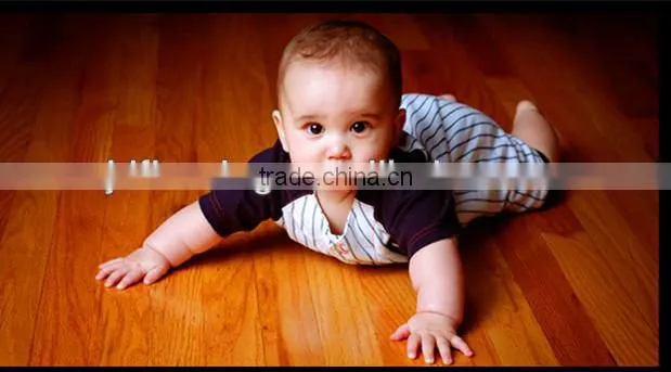 LAMINATE FLOOR WITH REAL WOOD GRAIN SURFACE