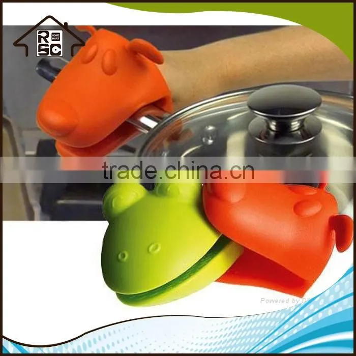 NBRSC Strict Quality Checked Anti Slip Silicone Oven Mitt Kitchen Glaove Oven Mitt Silicone Item For Using Silicone Gloves