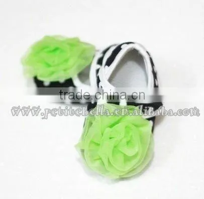 Baby Black White Polka Dots Crib Shoes with Lime Green Rose MAS44
