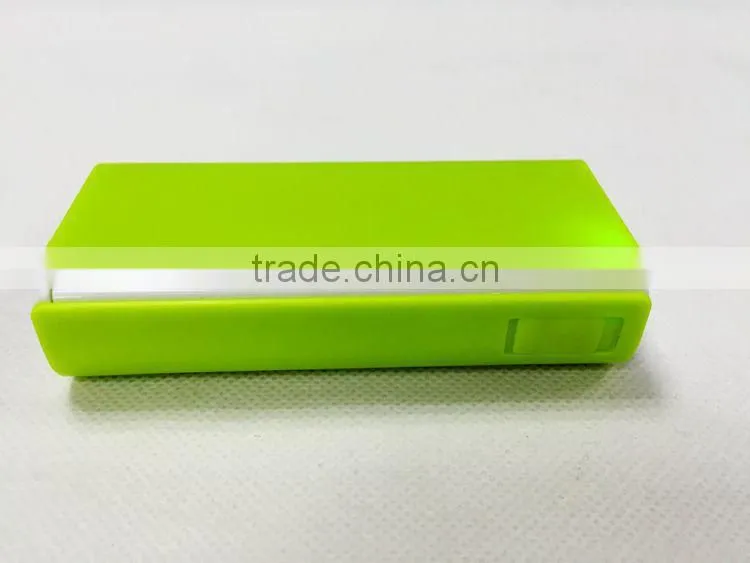 AK-03 5200mah Mobile Power Bank with LCD Digital Display and LED Flashlight for iPhone, iPad, Samsung, Nokia, HTC etc.